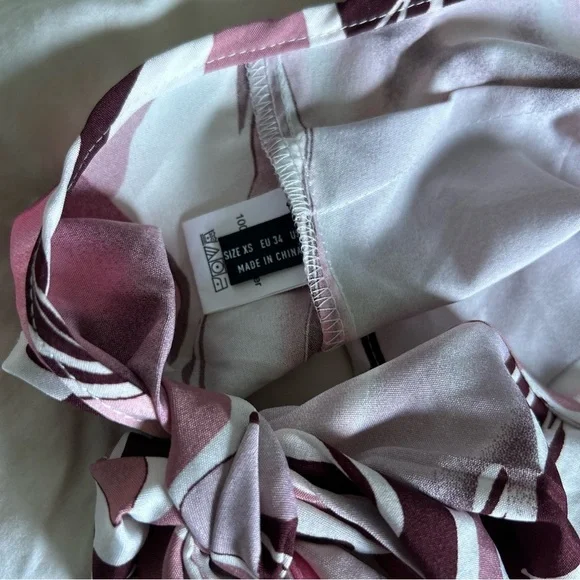 Shein Womens XS Pink and White Bandana Top - Picture 3 of 3